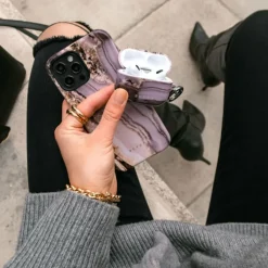 Burga iPhone 16 Pro Hoesje