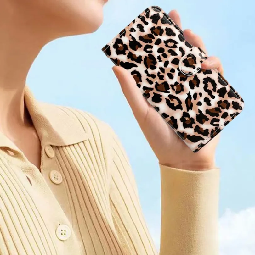 Comfycase Apple iPhone 17 Pro Bookcase Luipaardprint