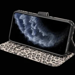Vili iPhone 12 Pro Max Luipaardprint Bookcase Hoesje